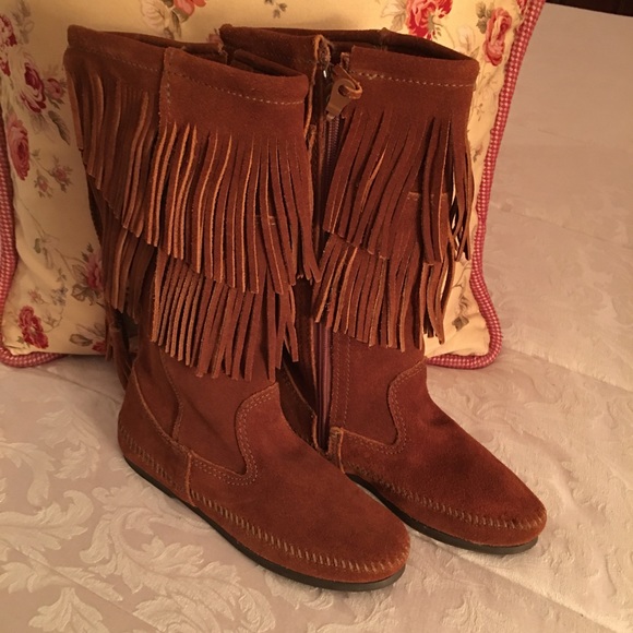 Minnetonka NEW!!!!  2-Layer Calf High Fringe Boot - Picture 2 of 11